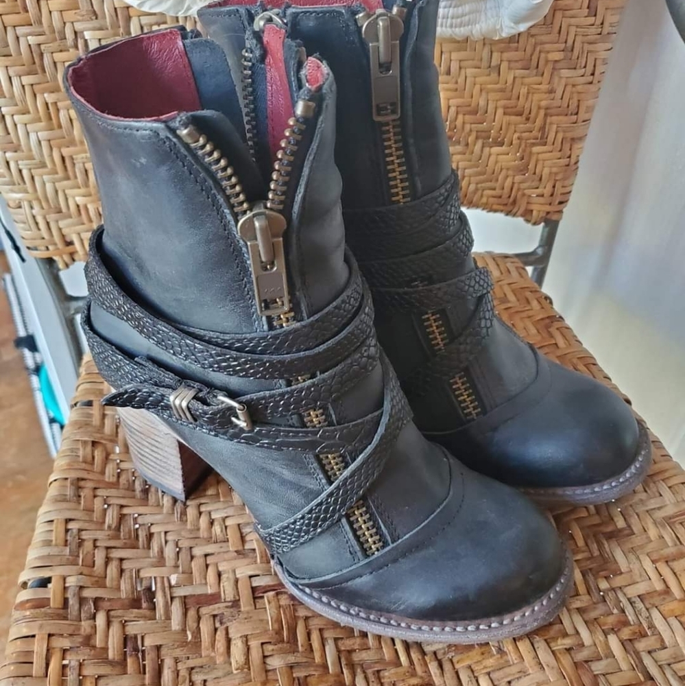 Free Bird boots